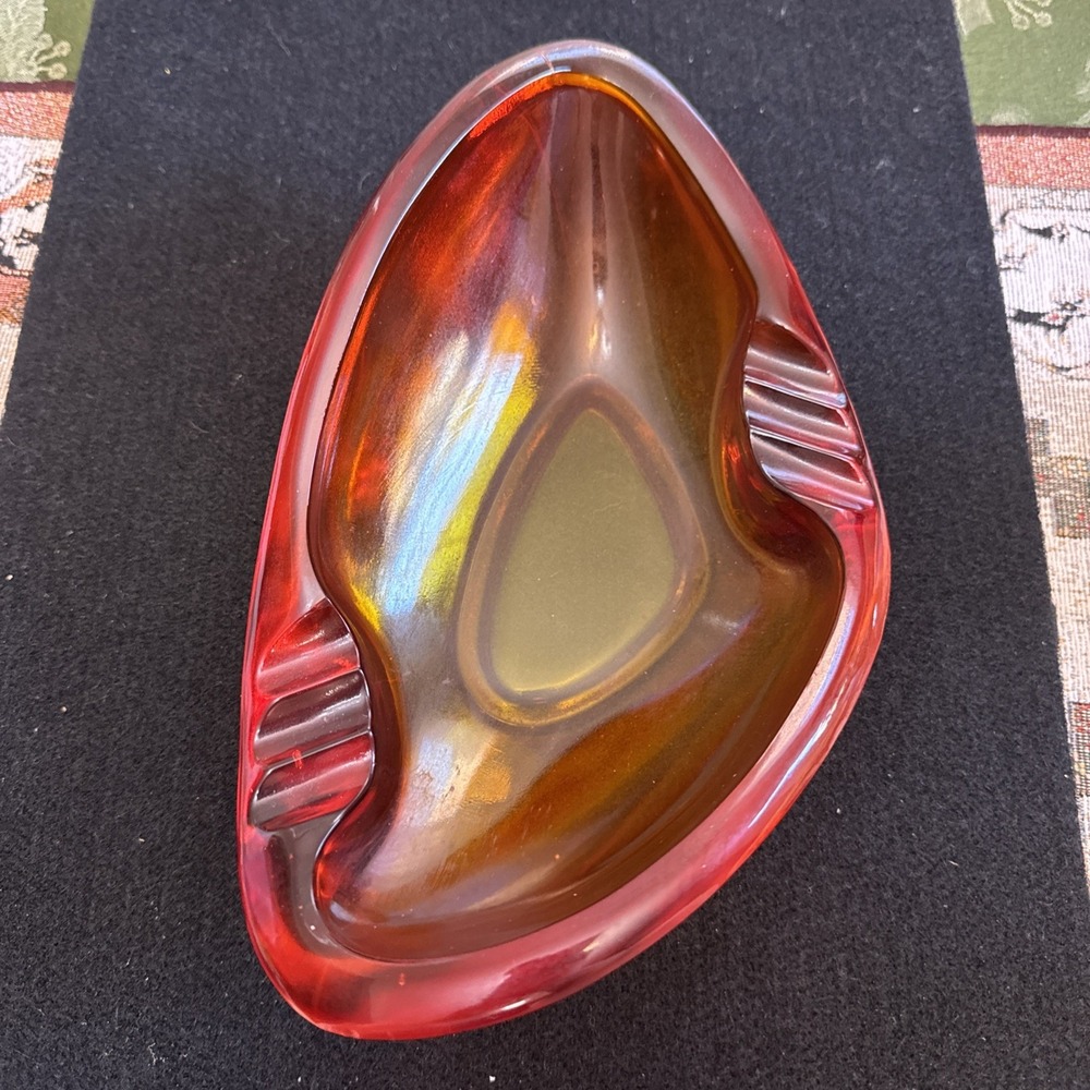 Vintage LE Smith Amberina Free Form Asymmetric Ashtray Art Glass Orange MCM